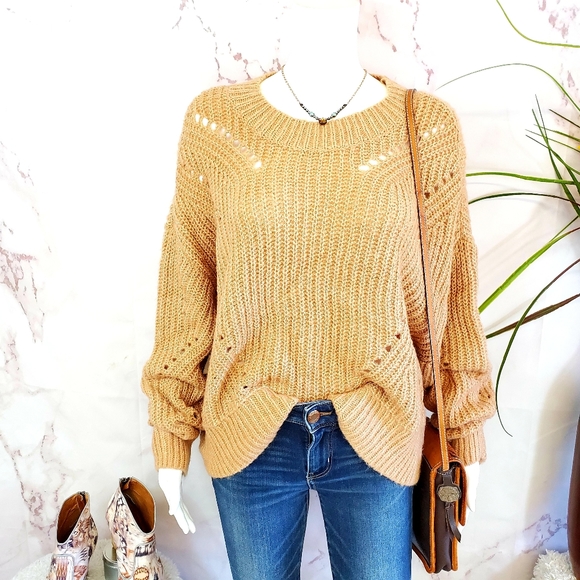 NWT! Elizabeth and James comfy soft knit sweater - Picture 6 of 10